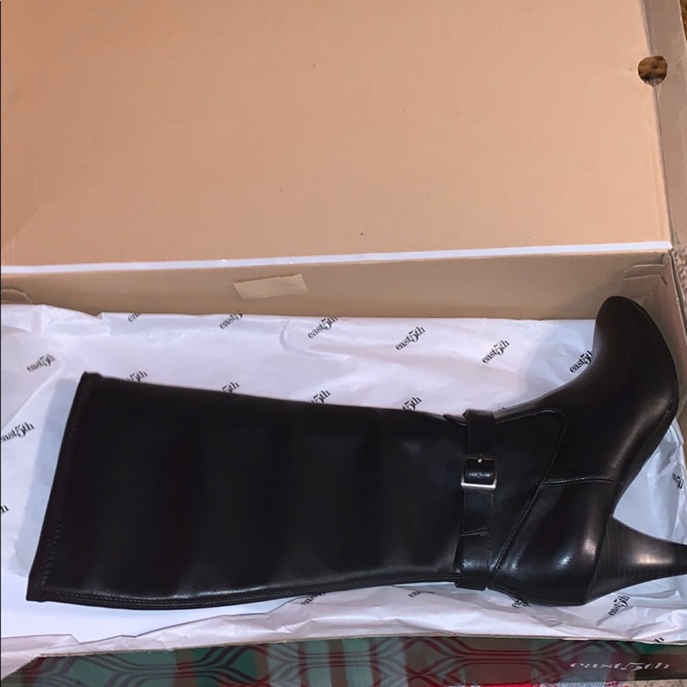 East 5th EF Quin boots. Size 8.5. Never worn.